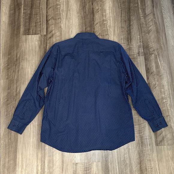 Jos. A. Bank Traditional Fit Long Sleeve Button Down - Large - Picture 3 of 6